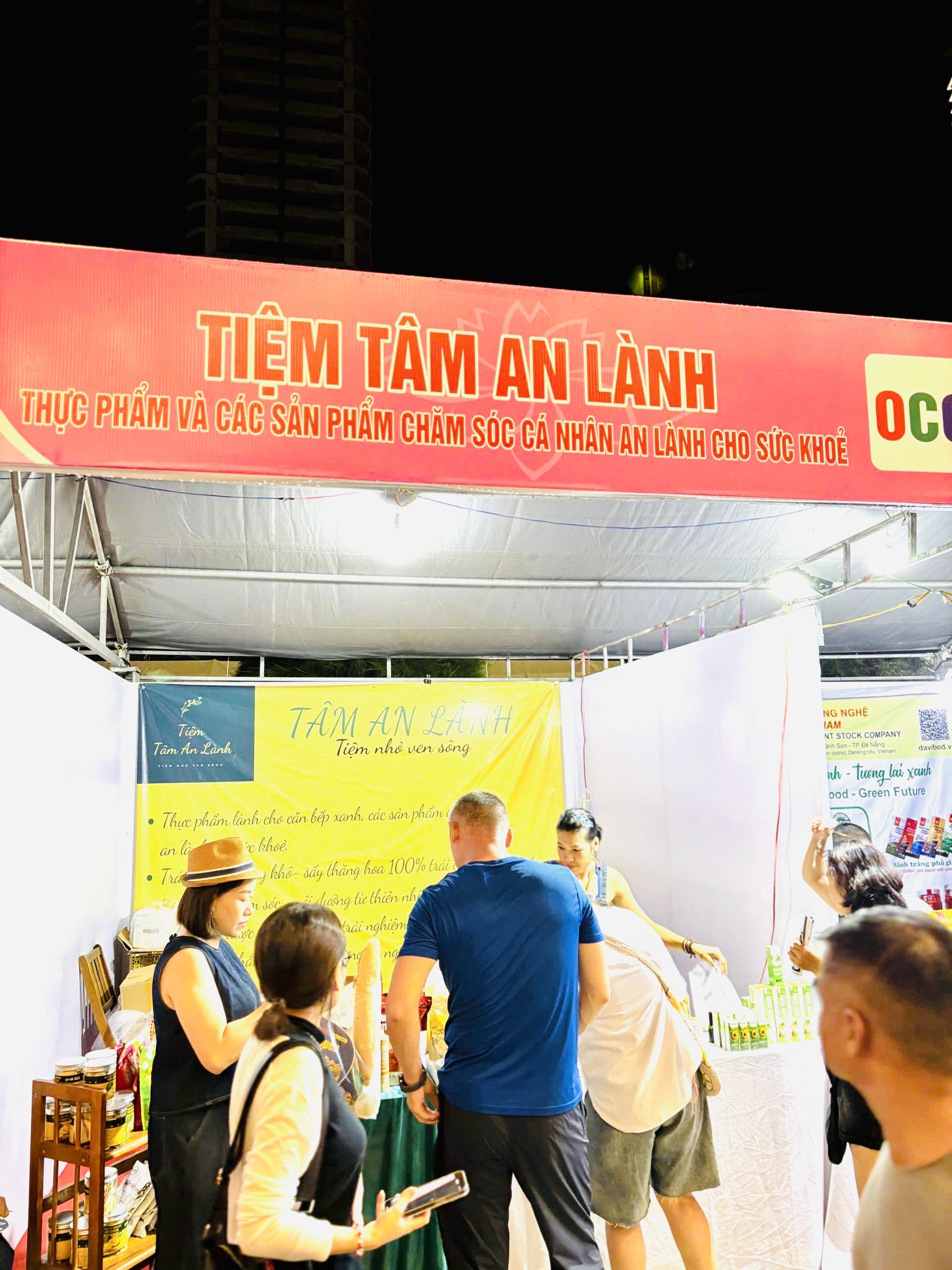 Hội chợ buổi tối